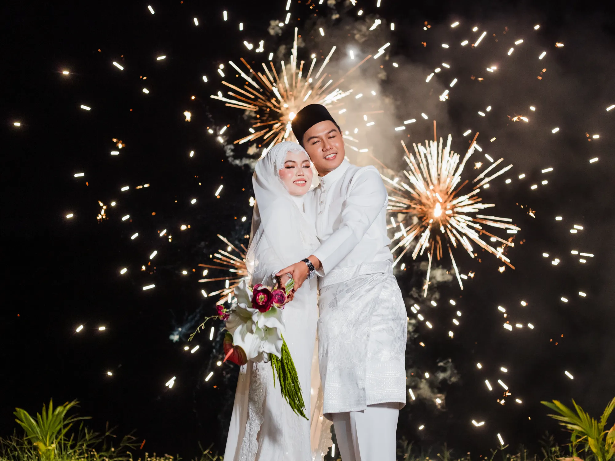 Signature fireworks wedding photo by Sweetpictures